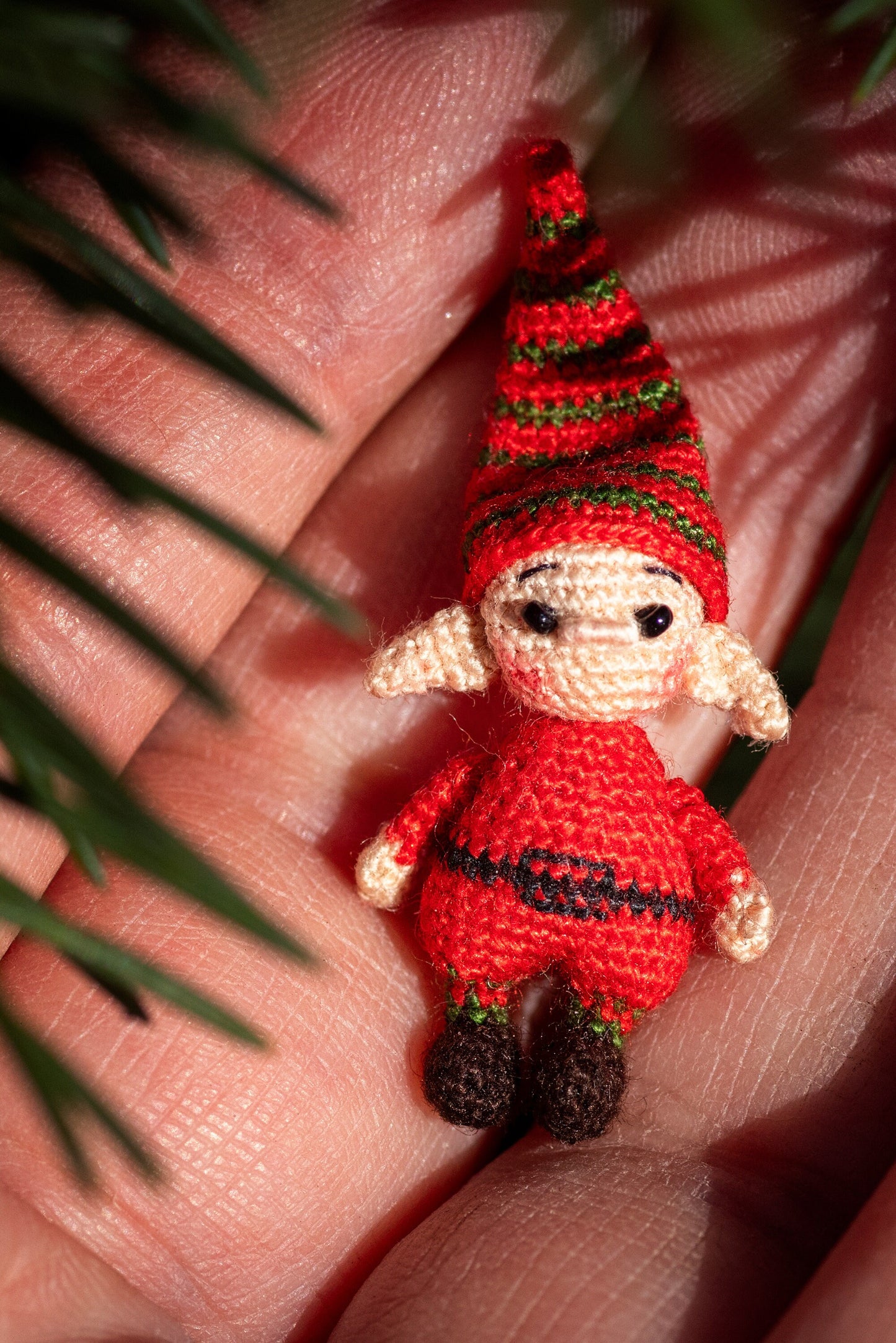 TaleWorld miniature elf with pointed ears and boots