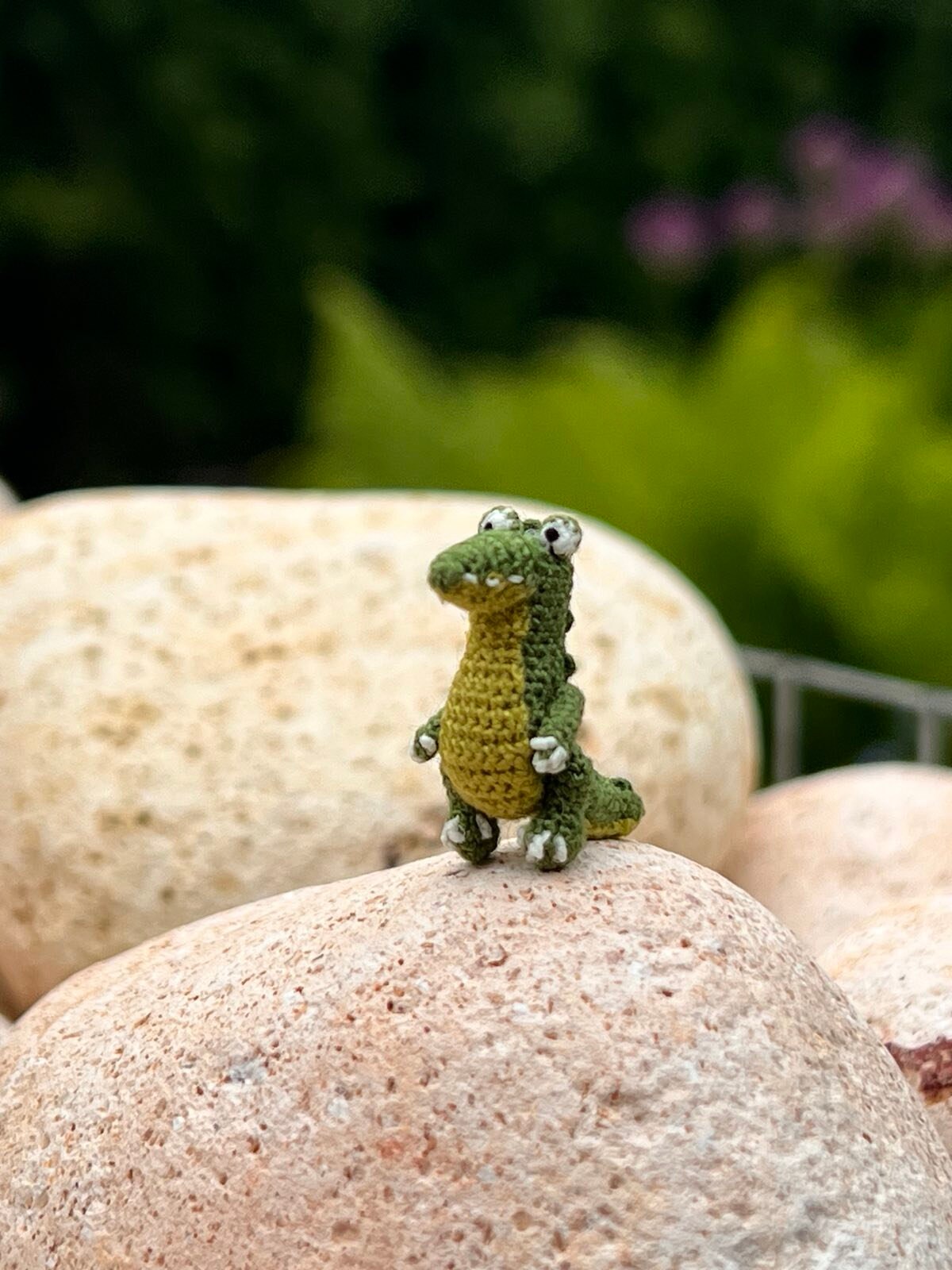 Micro crocodile figurine