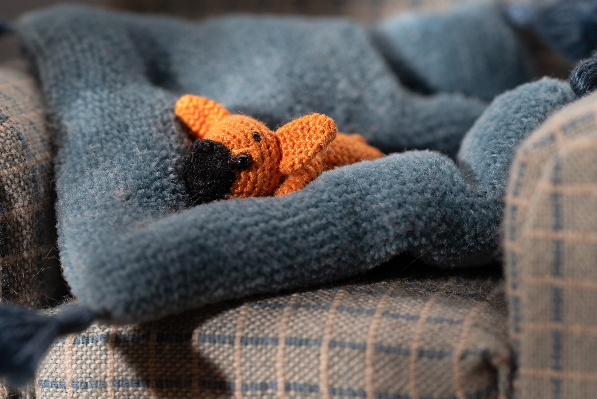 TaleWorld crochet bulldog figurine in resting pose