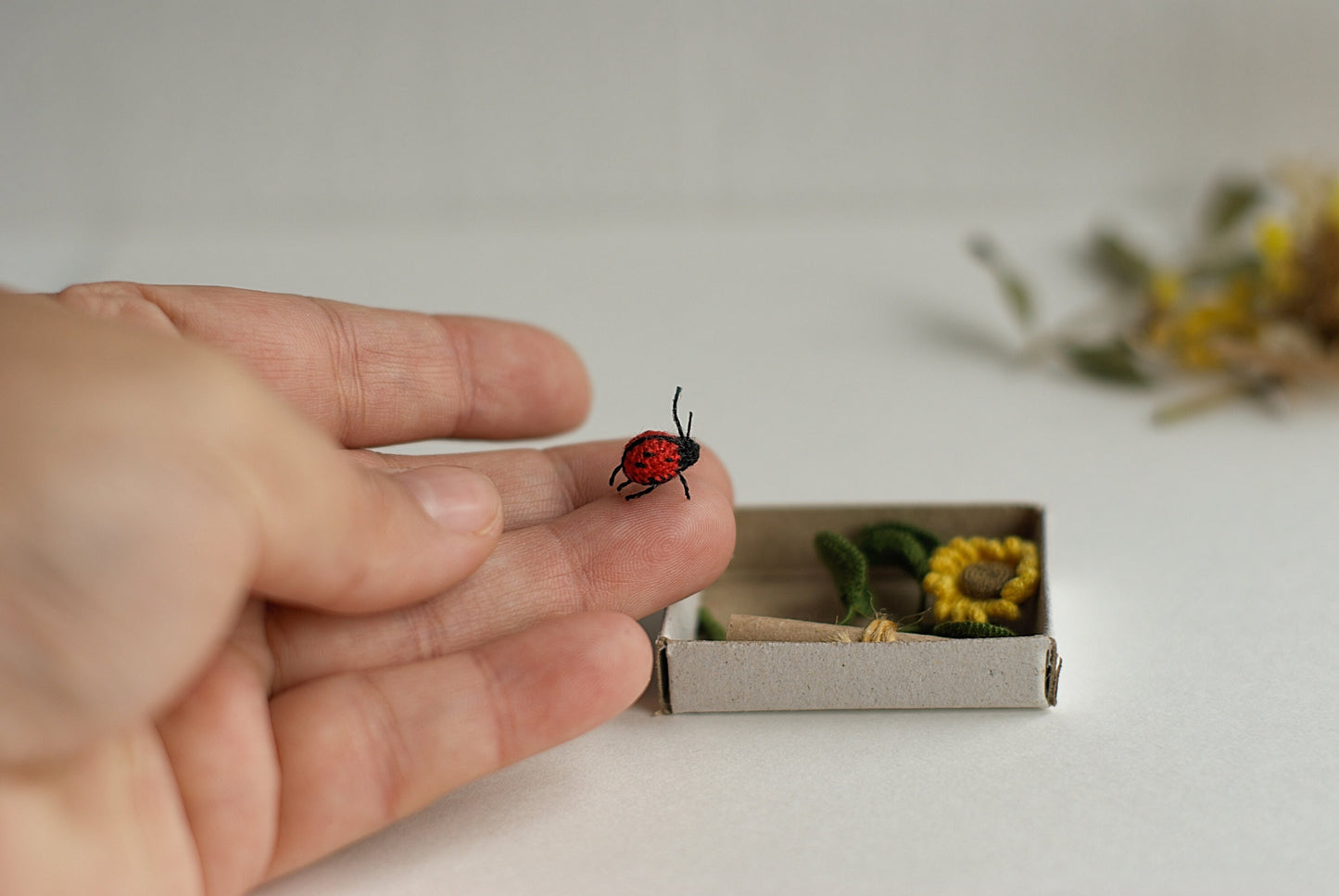 Personalized gift box with ladybug and sunflower
